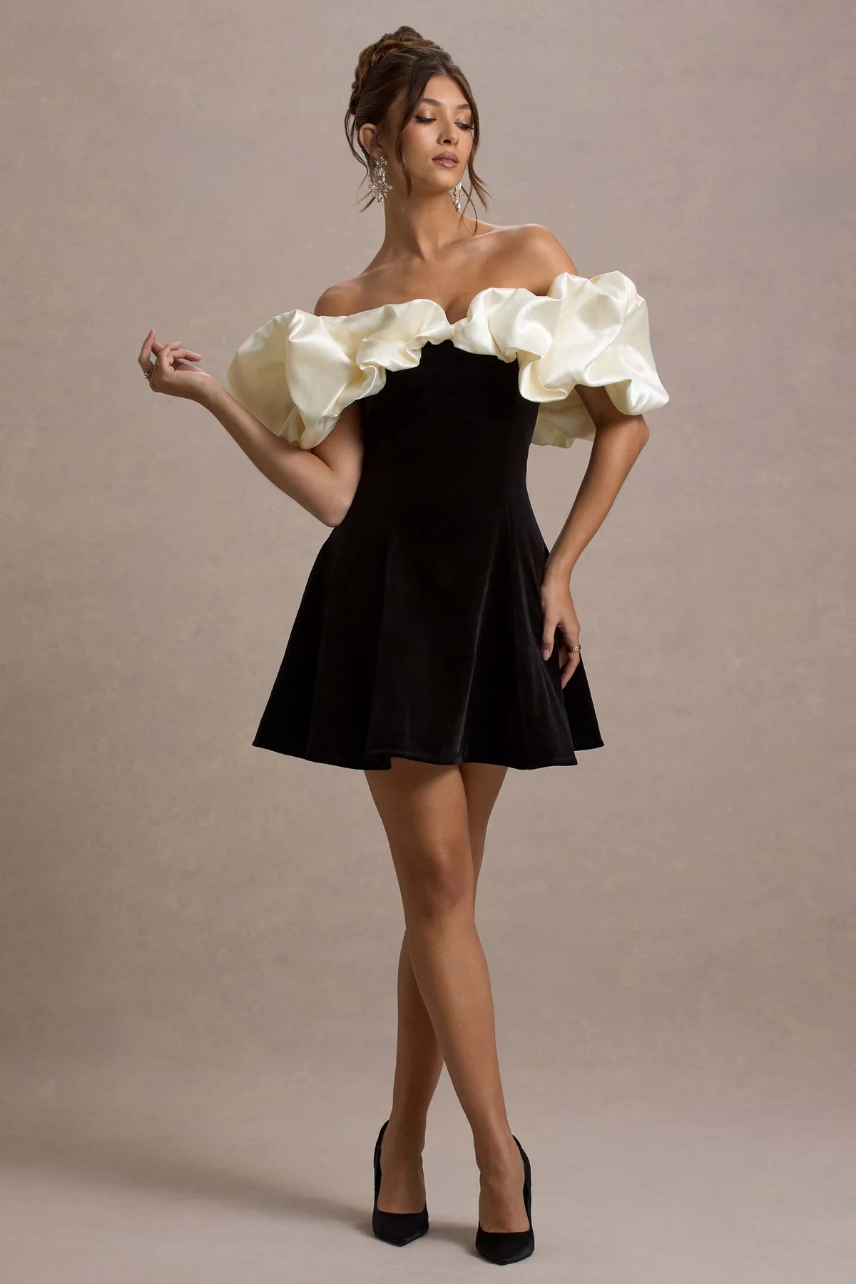 Liora Selene, Elastic Bodycon, Flutter-Shoulder